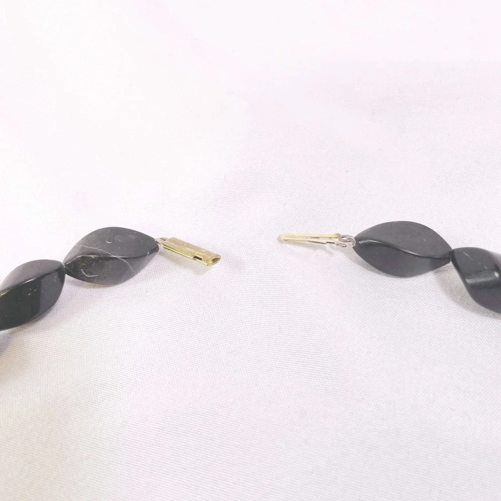 Vintage Black Twisted Marquise‎ Bead Choker Necklace Gold Tone Barrel Clasp Goth